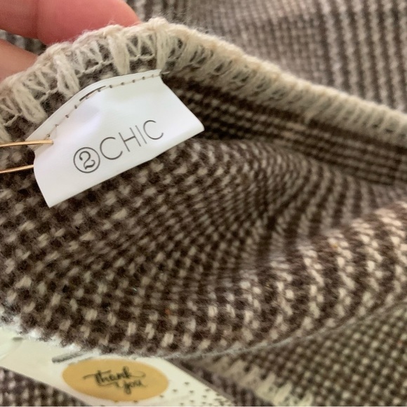 Chic Cozy Soft Neutral Brown Cream Shepard Plaid Cape Blanket Shawl OS - Picture 6 of 8